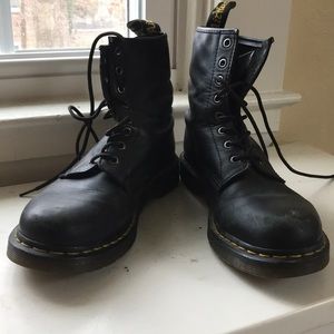 Dr Martens Womens 1460 Boots, Black